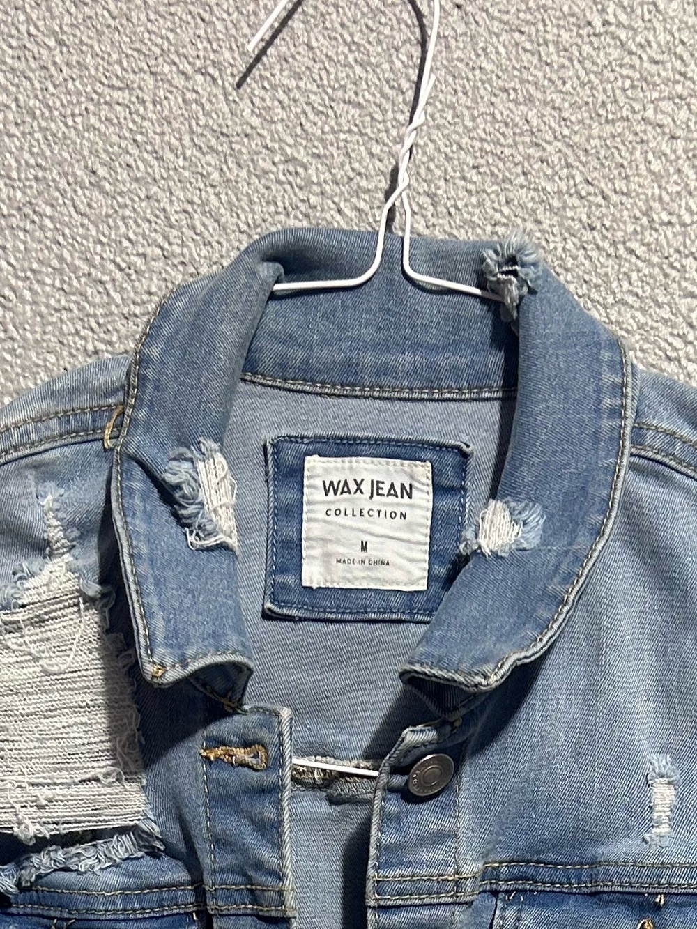 NWOT Wax Jean collection distressed cropped denim jacket size medium - Picture 4 of 4